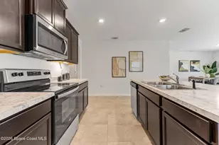 335 Calcutta Ave NW, Palm Bay, FL 32907 - Photo 9