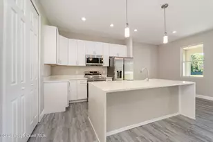 1049 Towhlen St SE, Palm Bay, FL 32909 - Photo 5