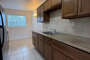 1432 Parkway Dr, Melbourne, FL 32935 - Photo 3