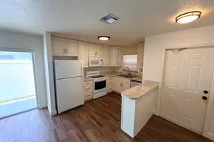 1914 Fletcher St, Melbourne, FL 32901 - Photo 3