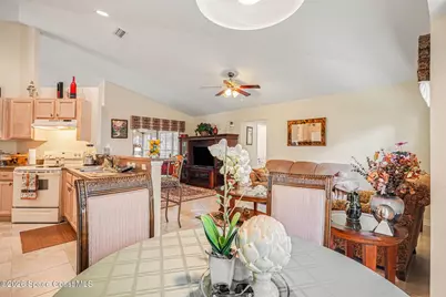 835 Rebus Avenue SW, Palm Bay, FL 32908 - Photo 15