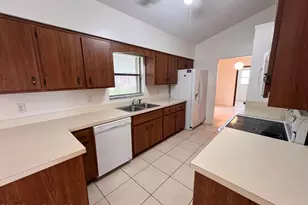 818 7 Gables Cir SE, Palm Bay, FL 32909 - Photo 11