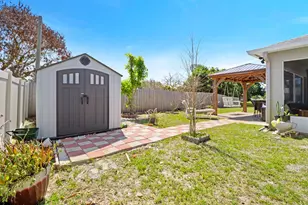 1201 Roslyn Ave NW, Palm Bay, FL 32907 - Photo 37