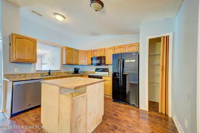 1090 Castile Road SE, Palm Bay, FL 32909 - Photo 5