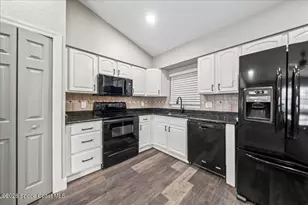 697 Hamm St NW, Palm Bay, FL 32907 - Photo 7