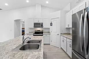 566 Forrest Hills Street SW, Palm Bay, FL 32908 - Photo 11