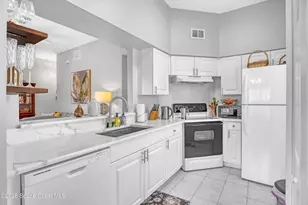 4881 Lake Waterford Way W, Melbourne, FL 32901 - Photo 11