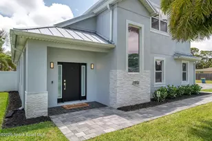 2093 Greenway Dr, Melbourne, FL 32901 - Photo 1