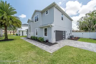 2093 Greenway Dr, Melbourne, FL 32901 - Photo 3