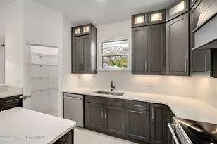 2093 Greenway Dr, Melbourne, FL 32901 - Photo 7