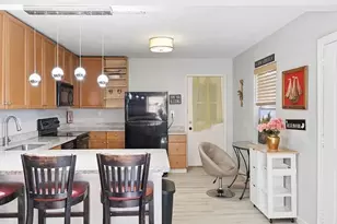 518 Wisteria Dr, Melbourne, FL 32901 - Photo 5