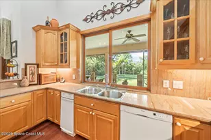 3706 Secluded Oak Ct, Melbourne, FL 32934 - Photo 11