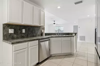 582 Sea Crest Avenue SW, Palm Bay, FL 32908 - Photo 17