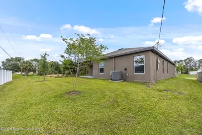 543 Lafayette Street SW, Palm Bay, FL 32908 - Photo 5