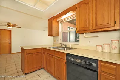 385 Island Oaks Place, Merritt Island, FL 32953 - Photo 11