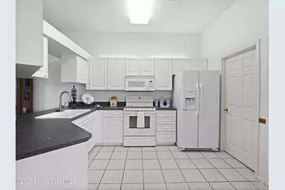 107 Larchmont Terrace W, Sebastian, FL 32958 - Photo 11
