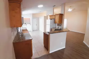 660 Wickham Lakes Dr, Melbourne, FL 32940 - Photo 3