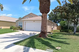 660 Wickham Lakes Dr, Melbourne, FL 32940 - Photo 27