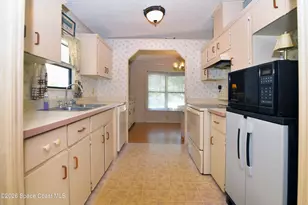642 Periwinkle Cir, Barefoot Bay, FL 32976 - Photo 5