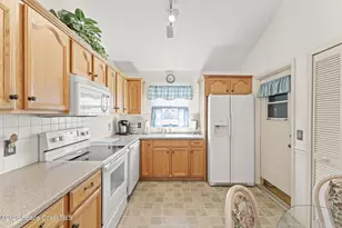 2303 Early Dawn Cir, Melbourne, FL 32935 - Photo 9