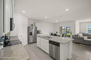 1036 Dugan CIR SE, Palm Bay, FL 32909 - Photo 9