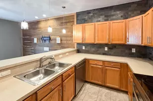 1015 Venetian Dr, Melbourne, FL 32904 - Photo 11
