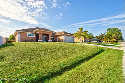 462 Gancedo Street SW, Palm Bay, FL 32908 - Photo 3