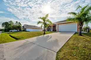 462 Gancedo St SW, Palm Bay, FL 32908 - Photo 5