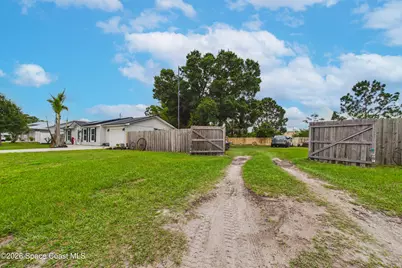 830 Cynthia Street SE, Palm Bay, FL 32909 - Photo 3