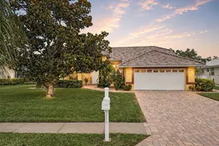 129 Island View Dr, Satellite Beach, FL 32937 - Photo 1