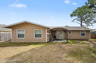 1070 Lee Ave NW, Melbourne, FL 32907 - Photo 23