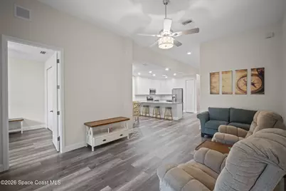 406 Pineapple Square SW, Vero Beach, FL 32962 - Photo 15