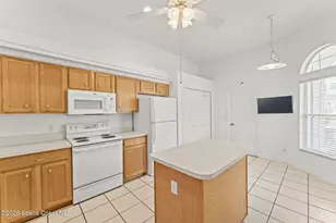 1021 Pine Creek Cir NE, Palm Bay, FL 32905 - Photo 9