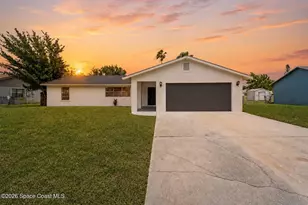 901 Grandeur St SE, Palm Bay, FL 32909 - Photo 1