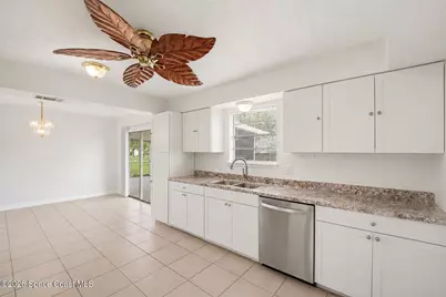 901 Grandeur Street SE, Palm Bay, FL 32909 - Photo 5