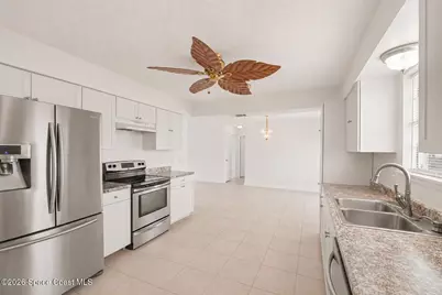 901 Grandeur Street SE, Palm Bay, FL 32909 - Photo 5