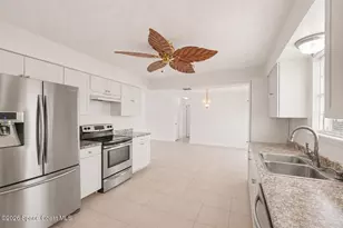 901 Grandeur St SE, Palm Bay, FL 32909 - Photo 5