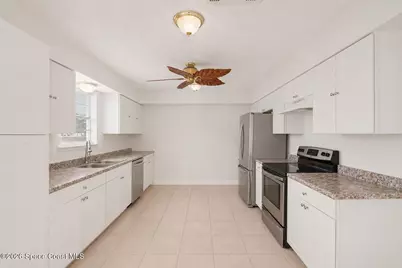 901 Grandeur Street SE, Palm Bay, FL 32909 - Photo 3