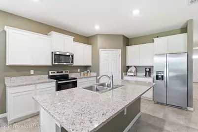 728 Acadia Court SE, Palm Bay, FL 32909 - Photo 7