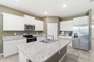 728 Acadia Ct SE, Palm Bay, FL 32909 - Photo 7