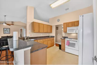 534 White Plains Avenue SW, Palm Bay, FL 32908 - Photo 15