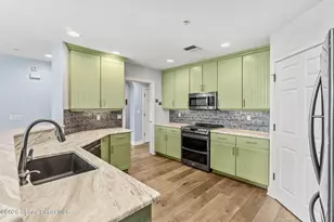 1437 Pineapple Ave, Melbourne, FL 32935 - Photo 15