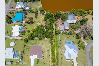 759 S Fischer Circle, Sebastian, FL 32958 - Photo 1