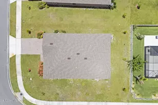 7114 Topaz Dr, Grant-Valkaria, FL 32949 - Photo 3