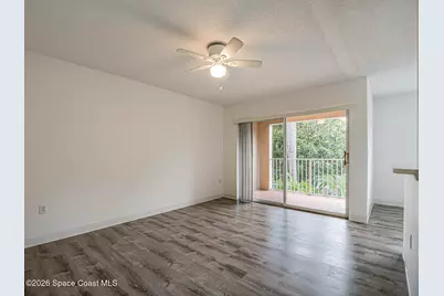 1670 N 42nd Circle #203, Vero Beach, FL 32967 - Photo 5