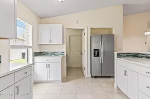 4077 Mt Carmel Ln, Melbourne, FL 32901 - Photo 9