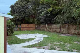 977 Poinsetta St, Cocoa, FL 32927 - Photo 3