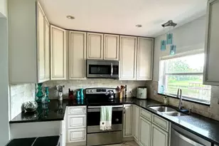 589 Hillside Ct, Melbourne, FL 32935 - Photo 7