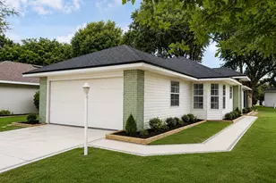 5745 King James Ave, Leesburg, FL 34748 - Photo 1