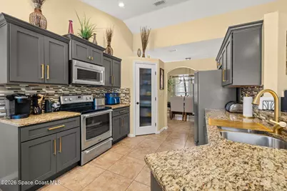 121 Nadell Avenue NW, Palm Bay, FL 32907 - Photo 11